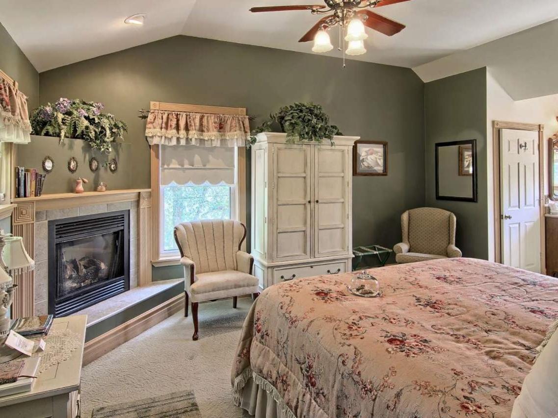 Grand Victorian B&B Inn Bellaire Rom bilde